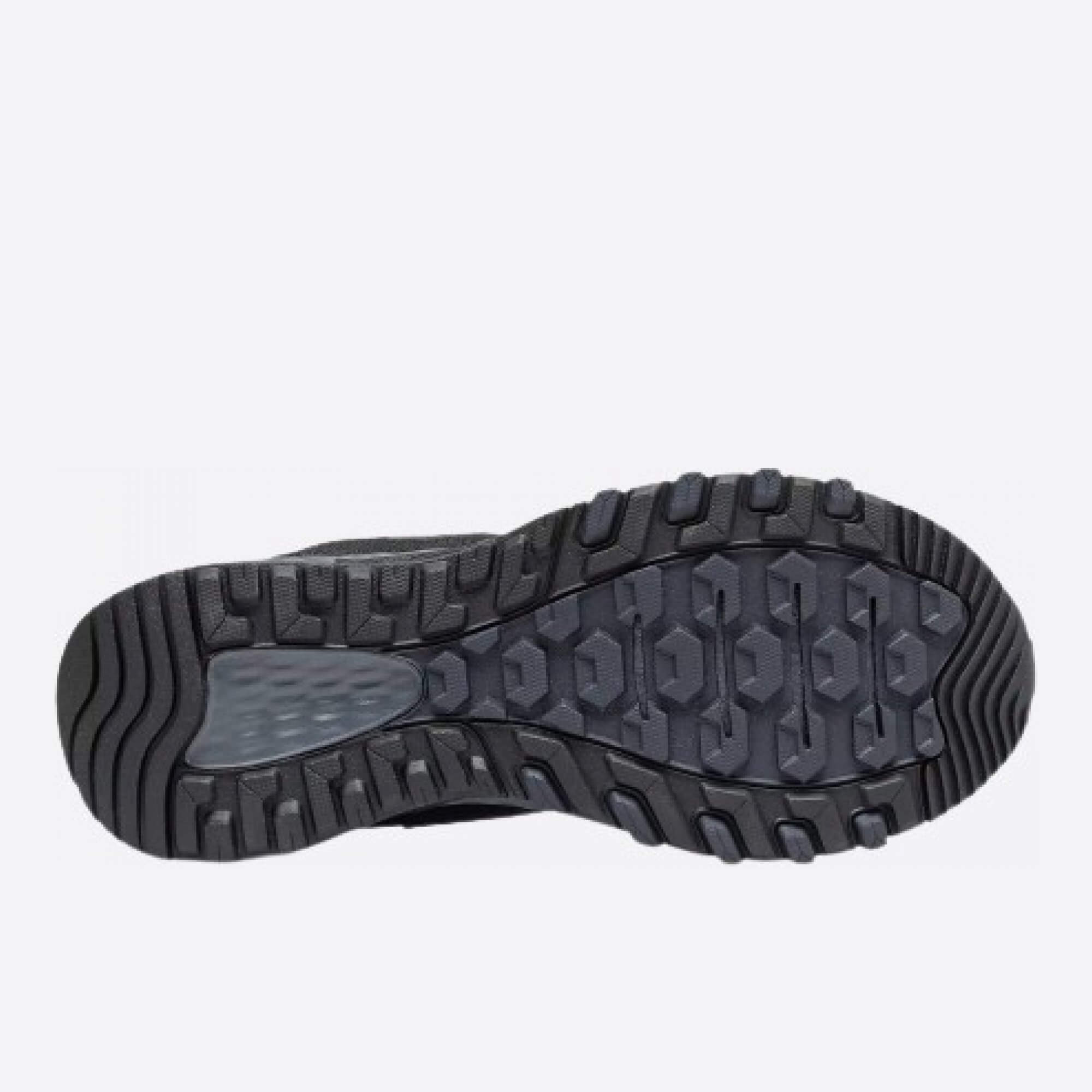 Pánské černé tenisky New Balance MT410LK7 podrážka